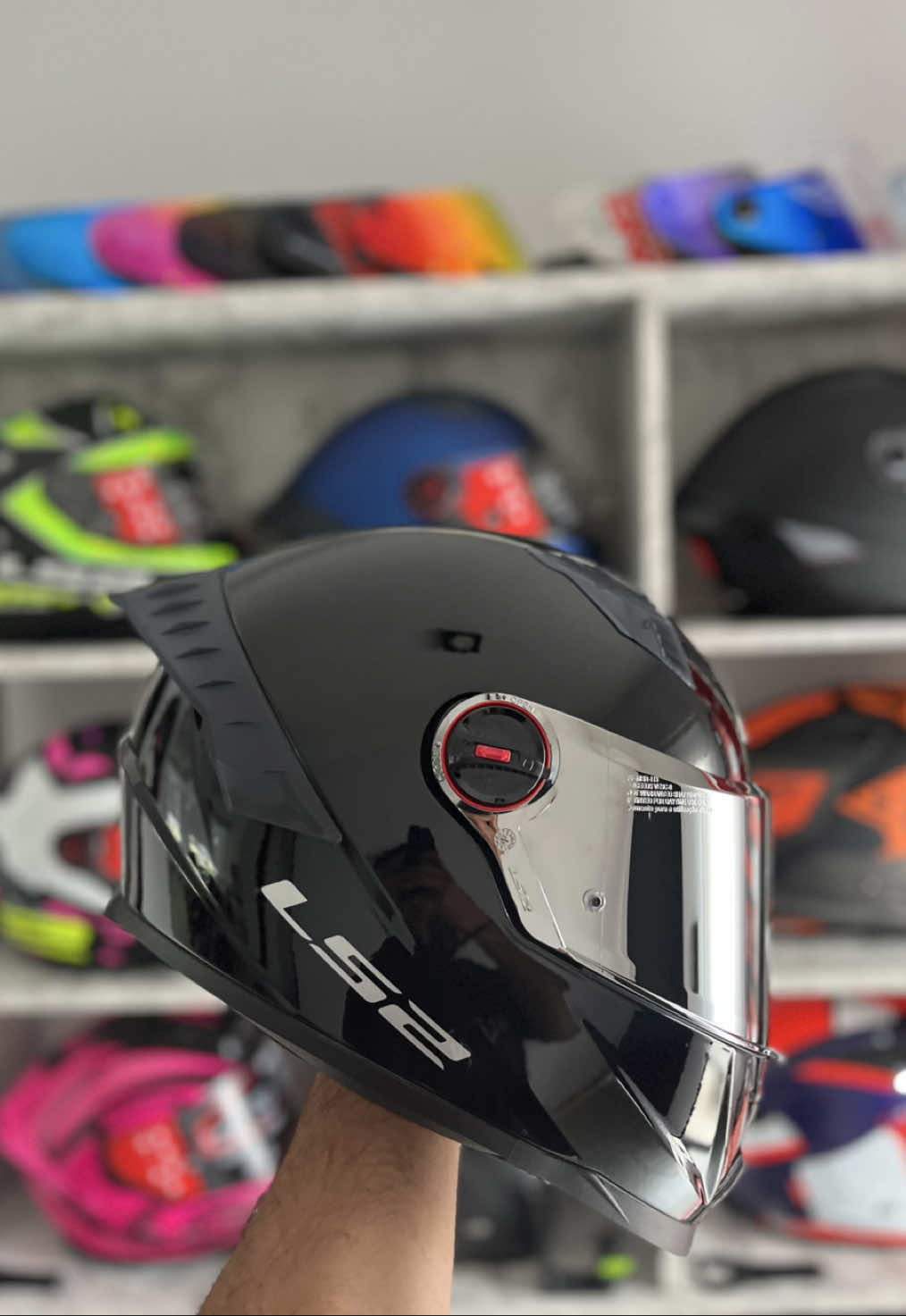 LS2 FF816 COSMOS BLACK 😍 Uno de los colores más vendidos, y con ese visor 🚀🤩 #fyp #viral #casco #exclusive #carbonfiber 