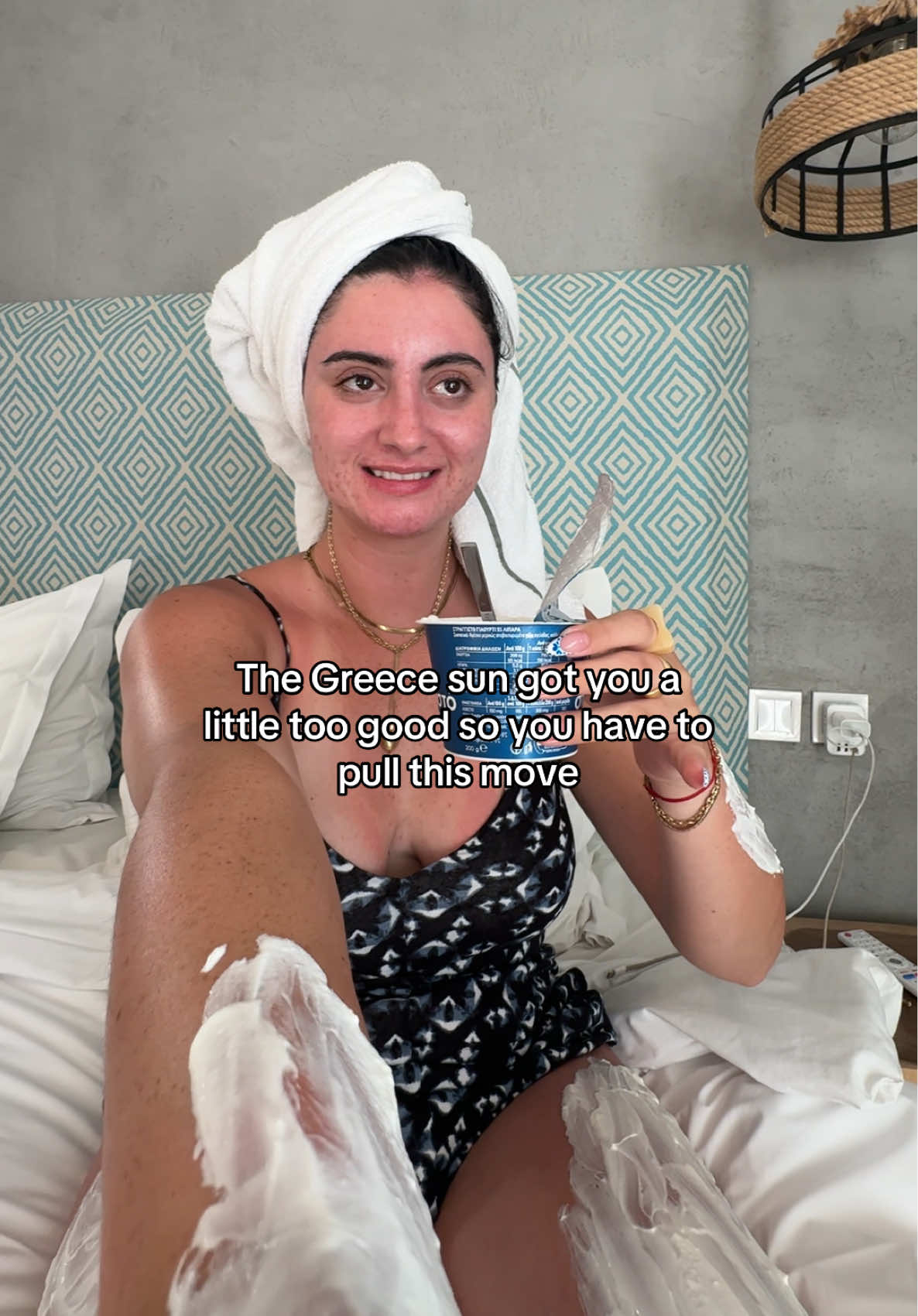 Balkan kids will know this hack 😂 #sunburn #beautytips #travelhack #sunscreen 