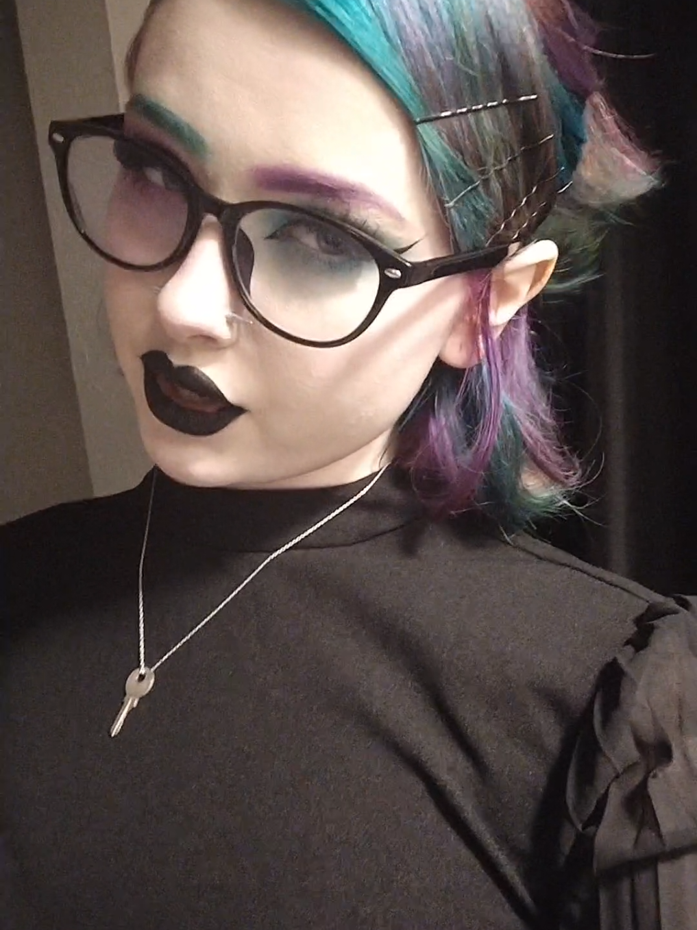 I haven't been real in years lol (funnily enough the last time I was teal it was teal and purple split dye lol) #hairdye #tealandpurplehair #fyp #foryou #foryoupage 