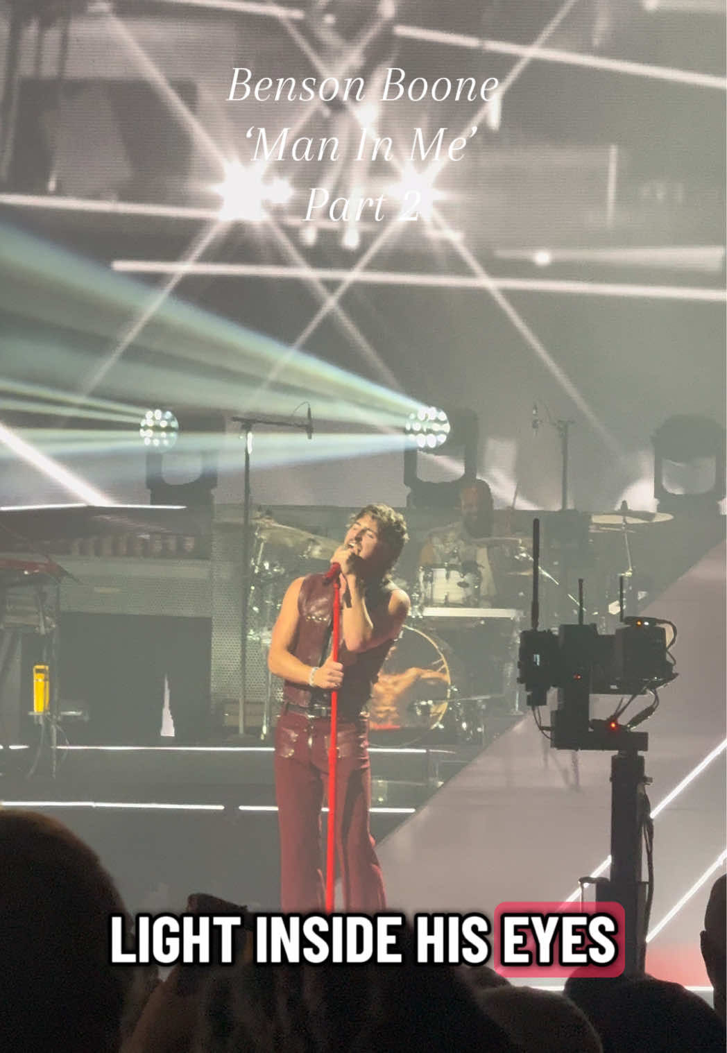 Part two of ‘Man In Me’ by Benson Boone 🤩👏🏻❤️ this was my second time ever being “pit” for an artist, not including GA shows, and it was AMAZING! Benson’s voice is amazing and he sounded so good live 🎤✨ go see him on the American Heart Tour if you can! 🇺🇸 @Benson performing ‘Man In Me’ in Columbus, Ohio 8/25/2025 🎹 #bensonboone #music #concert #fyp #foryou 
