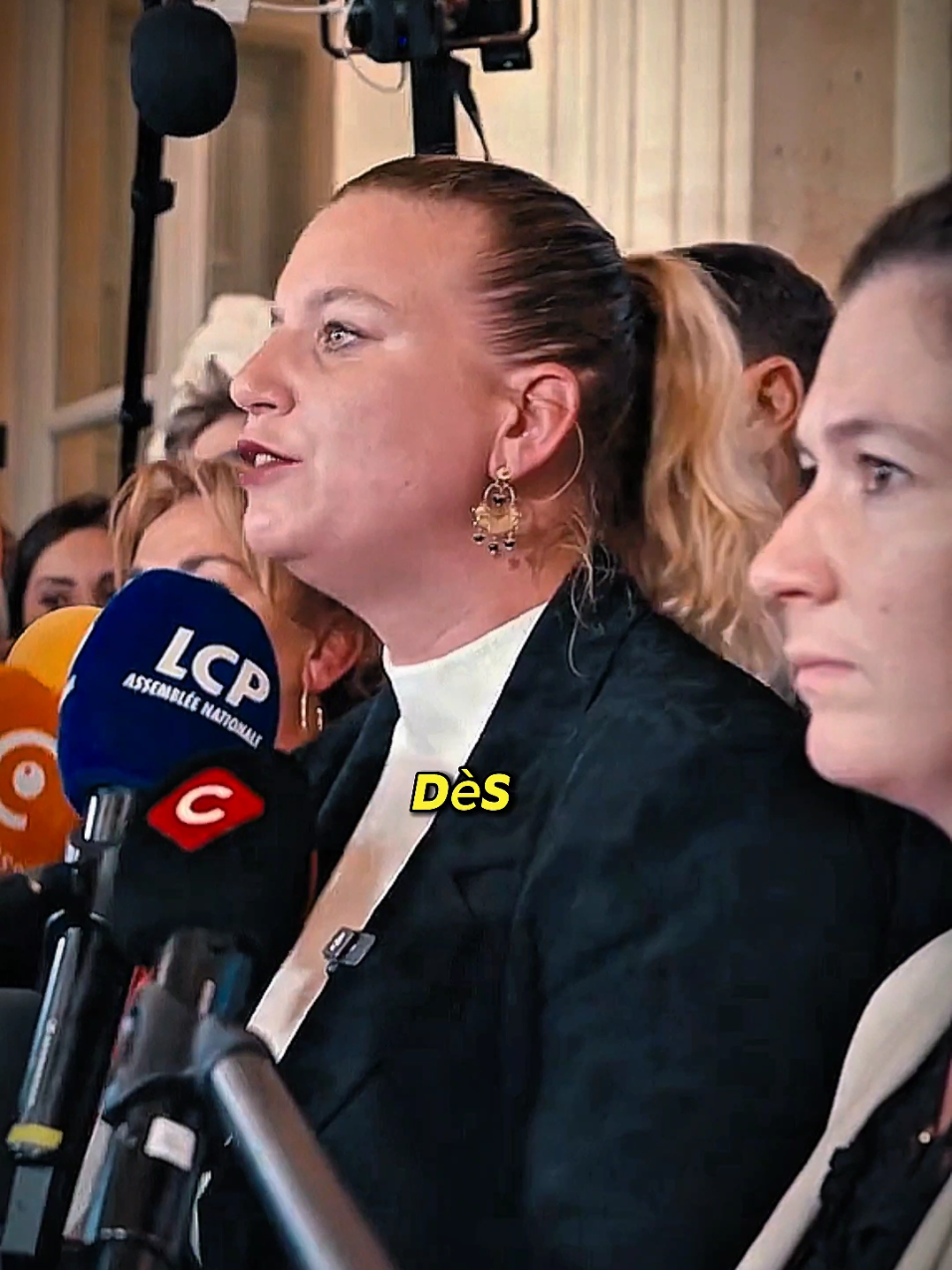 Bayrou est tombé. Maintenant, c'est à Macron de partir!#MathildePano #panot #LFI #AMFIS2025 #DavidGuiraud 