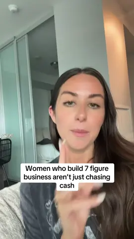 Focus on the community you’re building not just the cash you’re banking #tiktoksales#7figurebusiness#femaleentrepreneurship#tiktokstrategy#tiktokcontent 