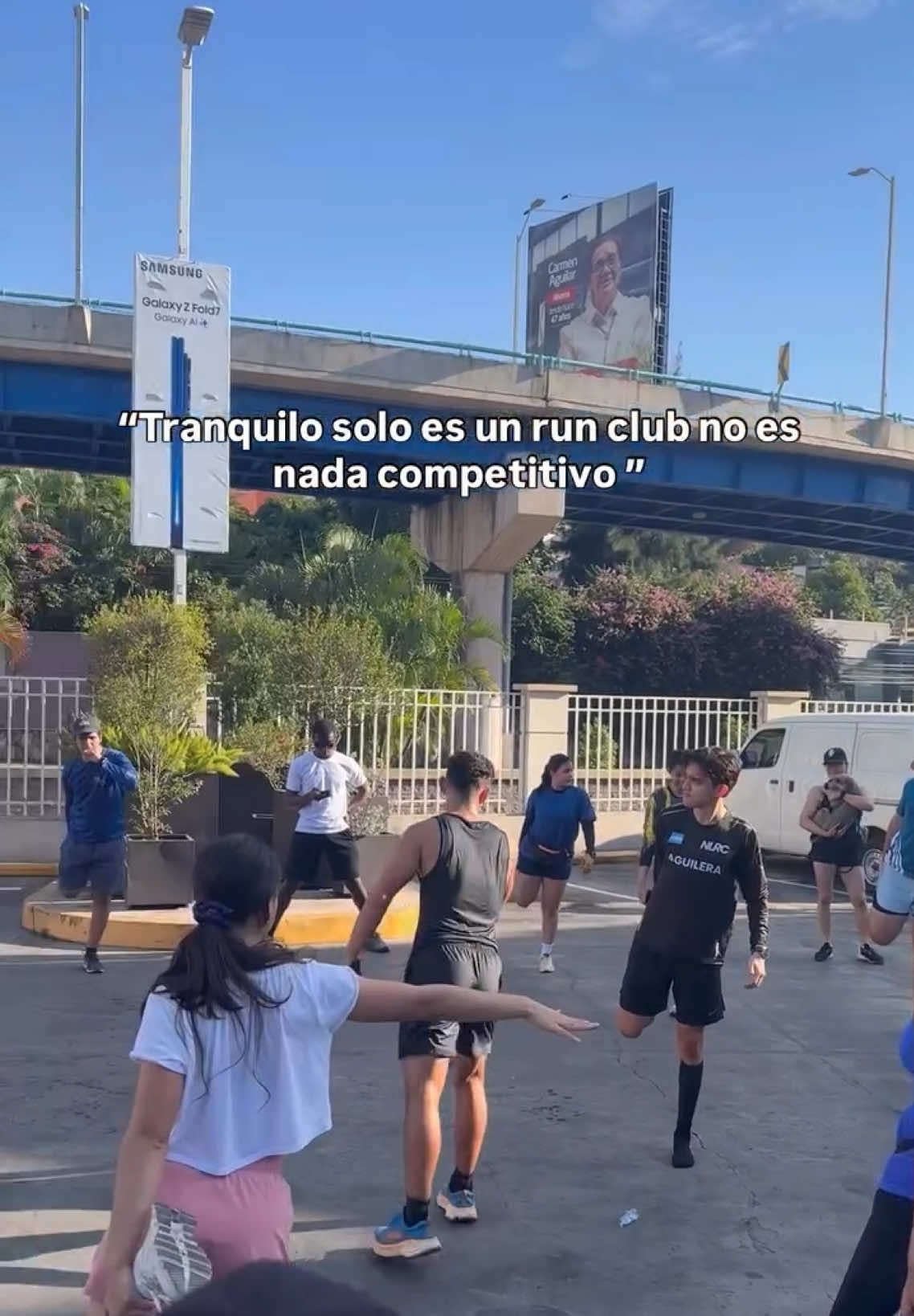 Aquí no hay prisas ni competencia 🚫🏁 En New Life esperamos del primero al último, porque esto no es una carrera... es el comienzo de una nueva vida 💜 En comunidad, seguros, y sin presiones. No te creas todo lo que ves en redes 🤪 #Running #runclub #runningcommunity #strava #friends  