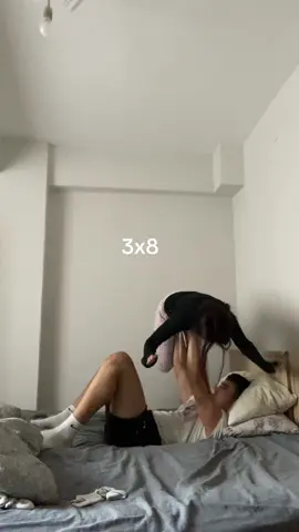 Bench press with my wıfe #Laboda #camelo #couple #fypage #keşfet 