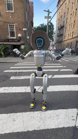 Robot crossing the street #robot #nyc #newyork