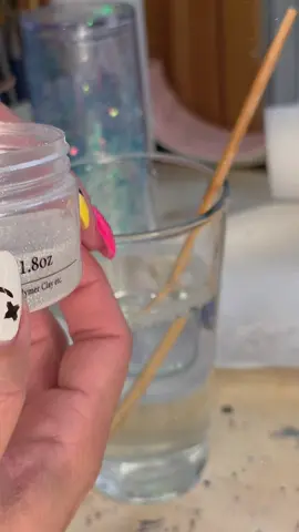 It doesn't look this concentrated...... #craftymoms #craftyhacks #DIY #tumblersoftiktok #handmade 