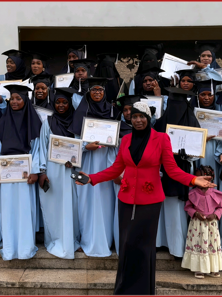Conakry 🇬🇳 : 200 jeunes filles formées au centre de formation en couture Habaya de Fatoumata Bah Poetesse on reçu leurs diplômes ce dimanche 📱 613 46 41 90 / 624 79 67 54