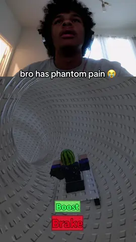Bro can feel the wind 😭💔 #roblox #gaming #viral #foryoupage 
