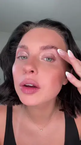 The eyeshadow that never fails me!! 😻 #eyeshadowsticks #easyeyeshadow #eyeshadowtutorial #colourpopeyeshadow #tiktokshopcreatorpicks 