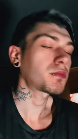 The original makeup is back 😈🩸#trending #BookTok #makeup #transition #viral 