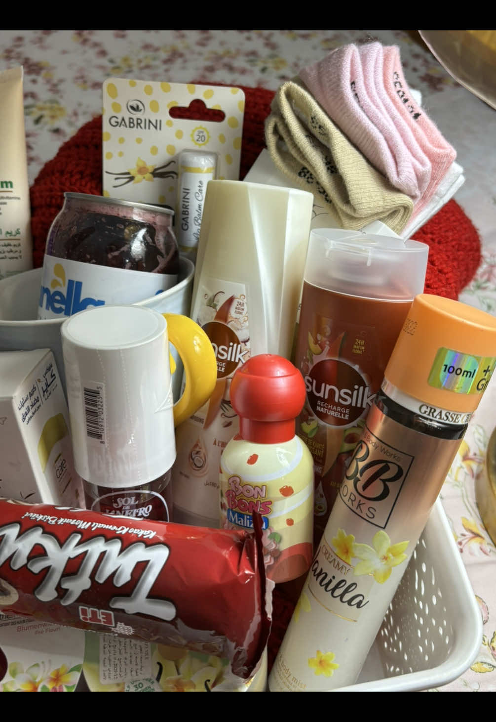 Making myself a burr basket because I owe myself the same love I so freely give to people💌🕯️💐🧸💗🧦#pamperingmyself #selflove #burrbasket #autumn #fyp 