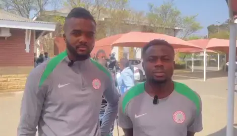 Kai tsaye daga kasar South Africa  Tare da Abubakar Dandago Al yamalash inda yasamu tattaunawa da yan wasan kasa najeriya Moses Simon da Awaziyam, kan wasan da kasa najeriya zata buga domin neman shiga cin kofin Duniya.  Monday 8th September 2025 Gago Ahlan 💞🤫