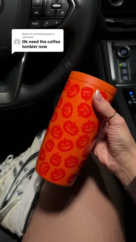 Replying to @contentbyjaclyn so freakin cute, i’m obsessed with mine 🎃👻 #simplemodern #harvestcollection #coffeetumbler #leakprooftumbler #halloween 