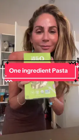 A pasta that’s literally just one ingredient: edamame  25g of protein per serving + the perfect base for my lemon salmon pasta. It tastes so good, nothing like other pasta alternatives I’ve tried  #tiktokmademebuyit #highproteinmeals #healthypasta #edamamepasta #FoodTok@The Only Bean  