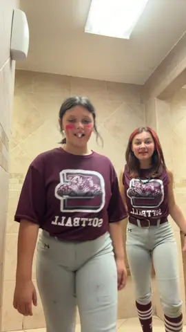 @Theyluvhope A lil TikTok with sis! 😽
