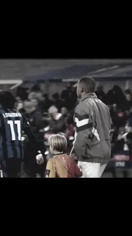 مراوغات امبابي 😂#عباراتكم_الفخمه📿📌 #امبابي🇲🇫 #مبابي_الى_مدريد🔥💞 #مشاهير_تيك_توك #عباراتكم_الفخمه📿📌 