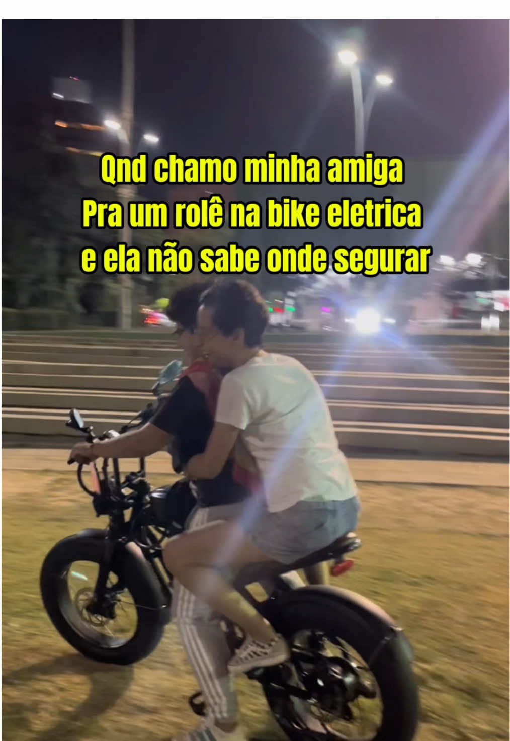 ela não sabe onde segurar e já chega agarrando kkk #bikeeletrica #motobike #ebike #mobilidadeurbana #bicicletaeletrica@ruthfernandes