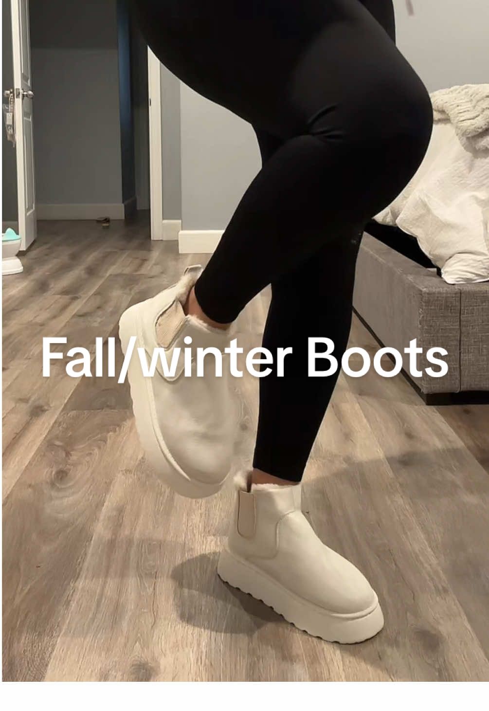 Perfect for those cold days #fallshoes #boots #suadeboots #platformshoes #fallfashion 