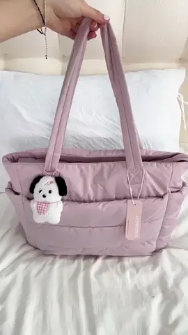 ✨Bolsa feminina leve e fofa, ideal pra viagens, praia, trabalho e academia! 👜💖 Por apenas R$84,38 - R$88,74  👉 Compre já na Shopee! https://s.shopee.com.br/9KYViXDlhX #BolsaFeminina  #ShopeeAchadinhos  #Estilo  #ModaFeminina  #Promoção 