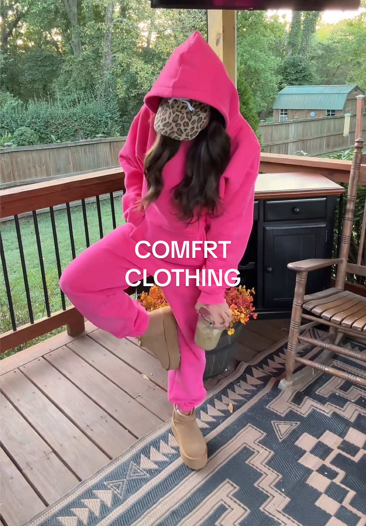 The pinks are back!!! This is my favorite oversized Comfrt collection!! This Comfrt Hoodie and pants are so warm and cozy!  #comfrt #comfrtclothing #comfrtclothes #comfrthoodie #comfrtset @Comfrt 