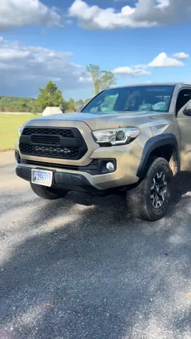 taco🌮 #kuntry #fyp #toyota #tacoma #highclass @Christian West 