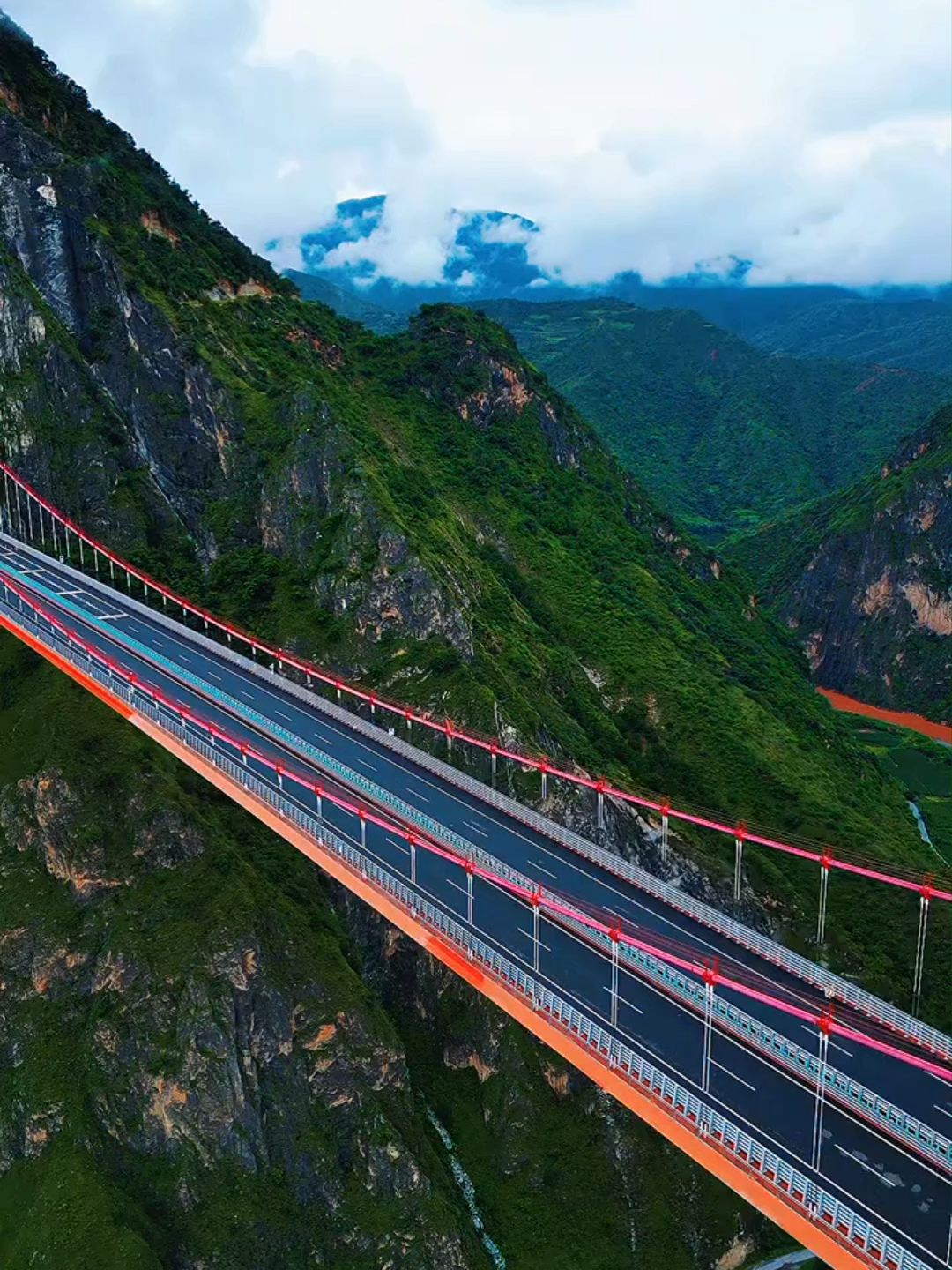 Lvzhijiang Bridge: El puente chino imposible que desafía la lógica de la ingeniería. #knowledge#yunnan#fyp#bridge#puente#misteriosdelmundo#losabías