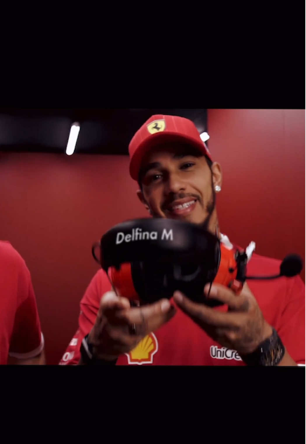 y tener un novio igual a charles leclerc 🏁🏎️💄dos gotas de nafta 😍 MANIFESTANDO #charlesleclerc #shellvipexperience @shell_argentina @Shell Motorsport #shell #ferrari #hamilton 