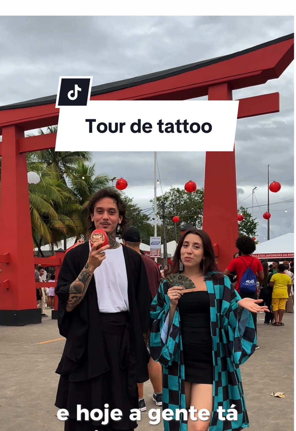 Eu e o @Vitor Inomata colamos no bon odori esse ano pra ver se a galera tava tatuada!  Vem acompanhar esse tour de tattoo 🥰 #bonodori #animetattoo #tattooartist #japantattoo 