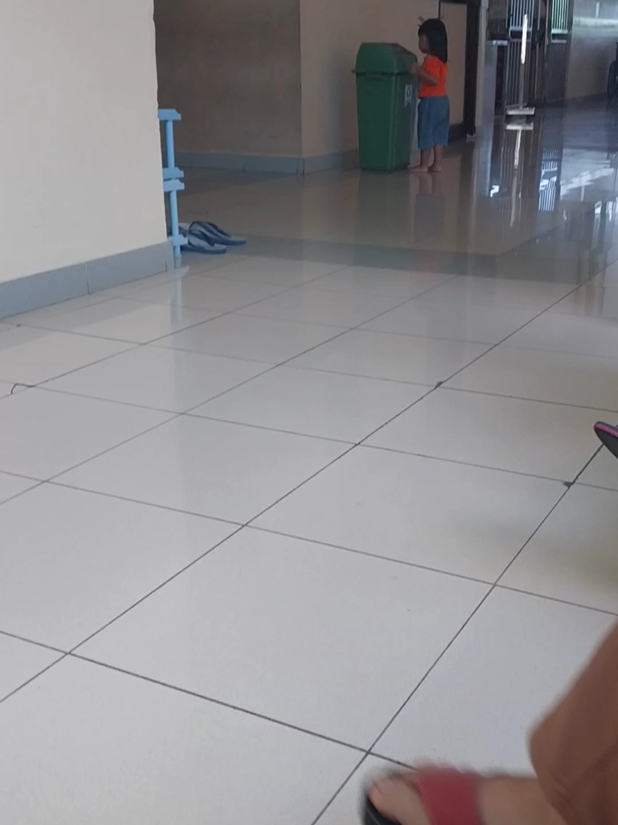 Membalas @sepasangbuahhati termakasih yaaa sudah mampir di vt bunda jibril ini , salam kenal sebelumnya   jadi kami memutuskan untuk lebih mempersiapkan kesiapan mental dan finansial dulu daripada harus buru² untuk dilakukan penutupan stoma .  yang penting anak sehat , keluarga sehat bismillah dilancarkan segala urusannya aamiin  #colostomy  #hirschprungswarrior  #pejuanghirschprungdieses  #operasipenutupanstoma 