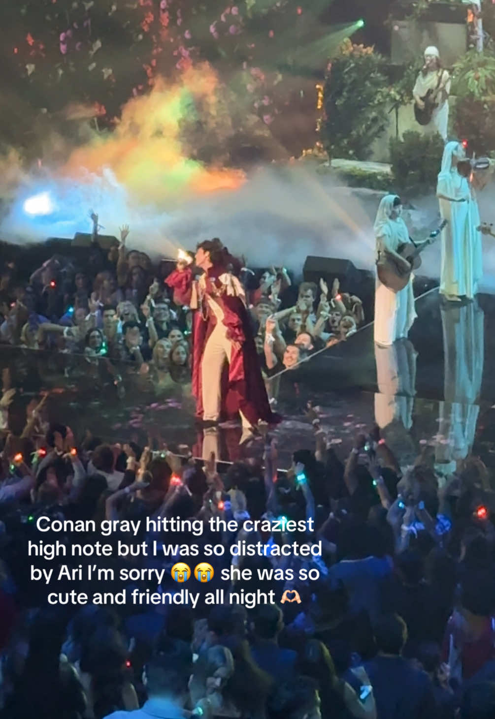 So much to see all in the same room at the VMAs 😍🙈 @conangray @arianagrande #fyp #vmas #conangray #ariana #vmas2025 