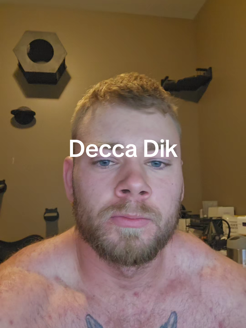 Nandralone doesn’t just raise estrogen, it also activates progesterone receptors, which amplifies estrogen’s side effects and makes gyno way more likely.  Add in the fact that Deca converts to DHN instead of DHT (weaker androgenic support), and you’ve got the perfect recipe for Deca Dick. The solution isn’t smashing your estrogen with more AI. It’s smarter cycle design: ✅ Lower Deca ✅ Reduce the estrogen/progesterone burden without wrecking your health #Bodybuilding  #onlinecoaching  #deca  #trt #HormoneHealth 