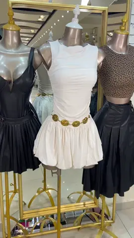 Garantizamos Moda en Tendencia 😉👌 Ven y Conoce Nuestra Gran Variedad de Outfit 📲CONTÁCTANOS 📲 5626134029#modafeminina #vinipiel #tendencia #vestidoglobo#outfitideas 