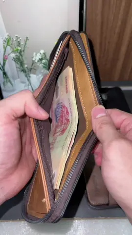 Ví da Pu cao cấp có khóa kéo bảo vệ tiền và giấy tờ không bị rơi ra đâu nè#vidacaocap #ví #vidapu #vinam #vinamdep 