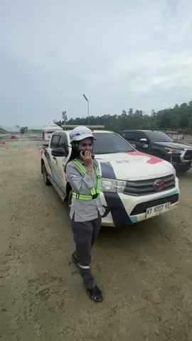 Jangan lupa bersyukur. Walaupun kerjaannya kek punya pacar, kadang kadang bikin stres ✌️