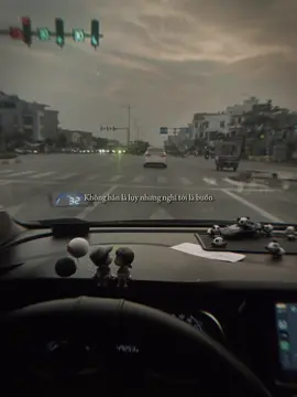 Hoá ra không phải là họ yêu tôi.  Chẳng qua là tôi đã đi ngang qua lúc họ cô đơn nhất !