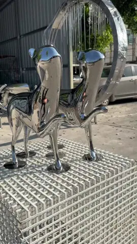 Stainless steel abstract animal sculptures, showcasing the stunning beauty of futuristic art ✨ #StainlessSteelSculpture #AbstractArt #ModernDecoration #OutdoorArt #ArtSculpture #AnimalSculpture #sculpturefactory 