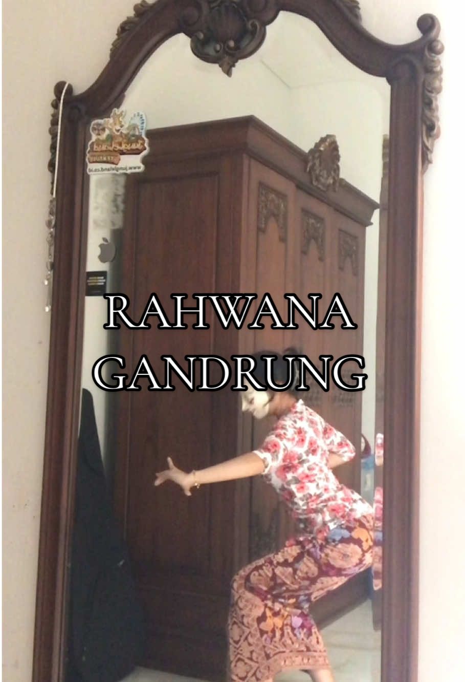 Rahwana aja kalo ngegombal langsung memikat hati wanita, masa kalian gabisa? Coba drop gombalan andalan kalian di komen 😋 yang gombalnya paling oke nnti dikasih hadiah  Dc: kayuwaa  🎵: @Azmy Z teh azmy gapernah ngecewain kalo bikin lagu, kane pisaann 😭🫶 #fyp #tari #tarikreasi #penari #azmyz 