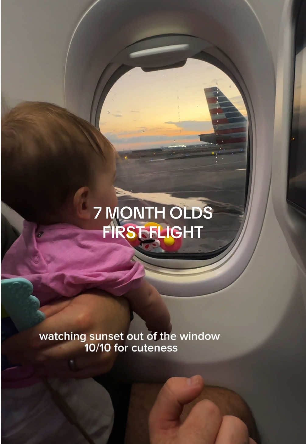 what actually kept her entertained on her first flight 🥲🥲🥲 #babysfirstflight #babymusthaves #babyessentials #babytoys  #7monthold
