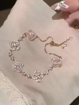 Look how pink so pretty 💕#trendingjewellery #summermusthaves #jewelry #bracelet #pink