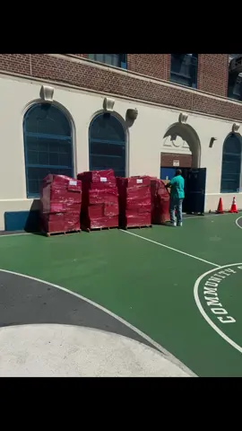 Wow! This is what 1,000 sneakers looks like 👟🔥 On September 20, any students from @communityschool55 or a @csdistrict9 school will be able to get a pair of sneakers! 👉 Students must notify their principal so I can make arrangements — while supplies last. A huge thank you to our amazing partners for making this possible. Together, we’re building stronger communities, one step at a time! 💙🐯 #TheBronxPrincipal #CS55 #District9 #BackToSchool #TogetherWeRise 