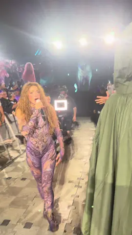 @Shakira #shakirachallenge #lmynlworldtour #shakirashakira #shakirafans #loba 