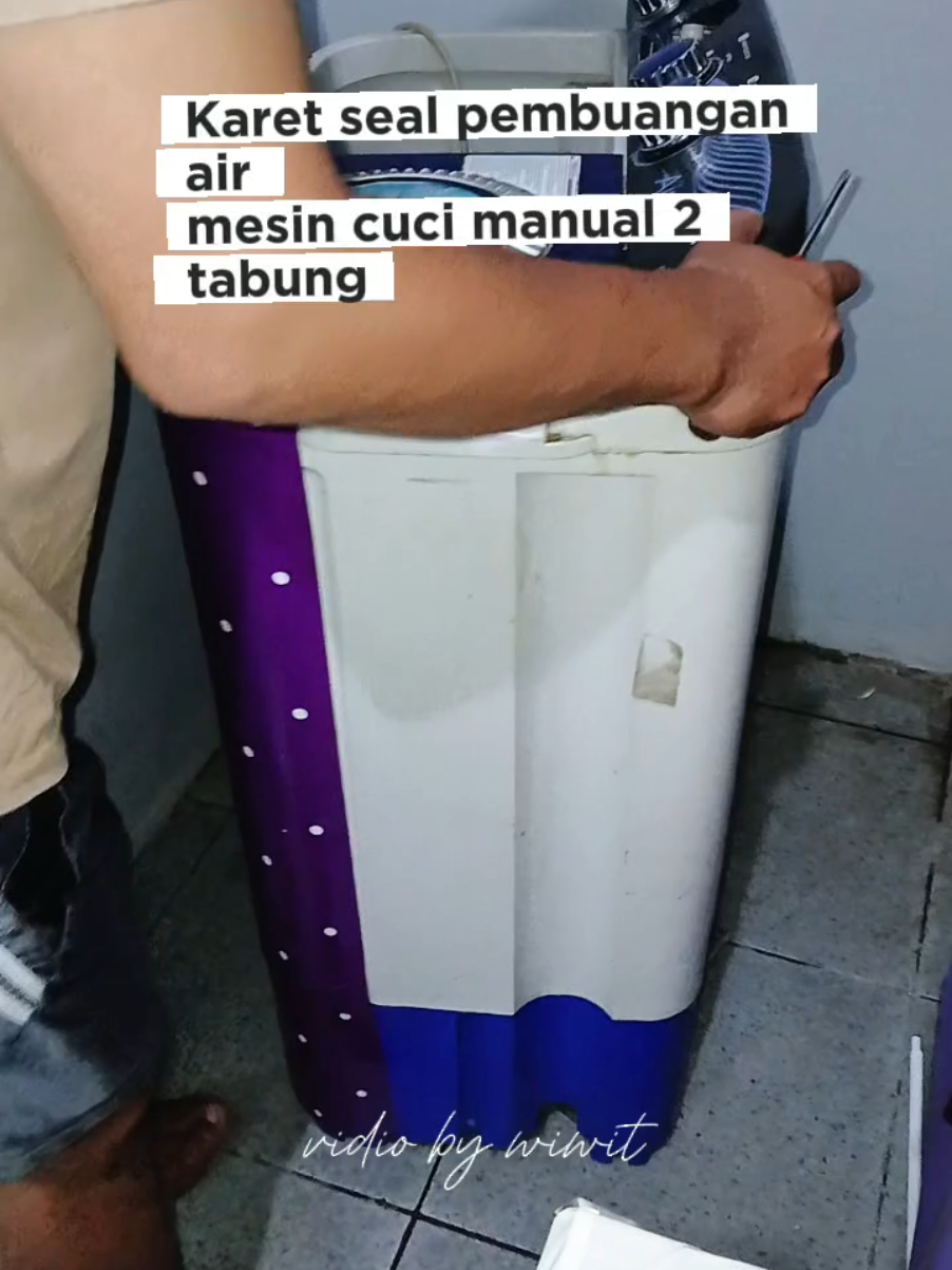 Cuma pakai seal karet ini ,gak perlu beli mesin cuci baru lagi gaes,,bisa dipakai  semua merk mesin cuci manual 2 tabung #sealkaretpembuanganmesincuci #fyppppppppppppppppppppppp 