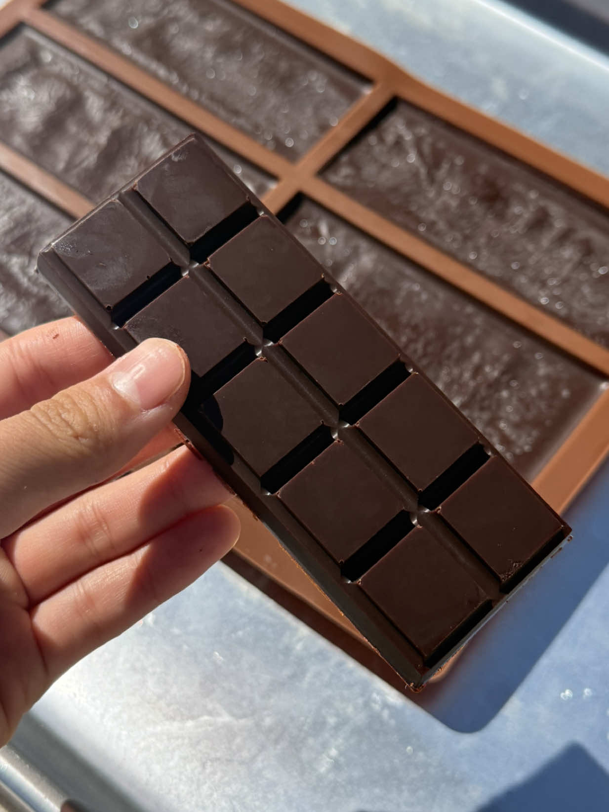 Simple 3-Ingredient Chocolate Bars Made From Scratch at Home!  Ingredients: - 3/4 cups cocoa powder - 1/3-1/2 cup honey or maple syrup (or powdered sugar), depending on sweetness  - 1/2 cup coconut oil, melted (or cacao butter) Chill for 2 hours #EasyRecipe #homemade #chocolate #healthy #food  