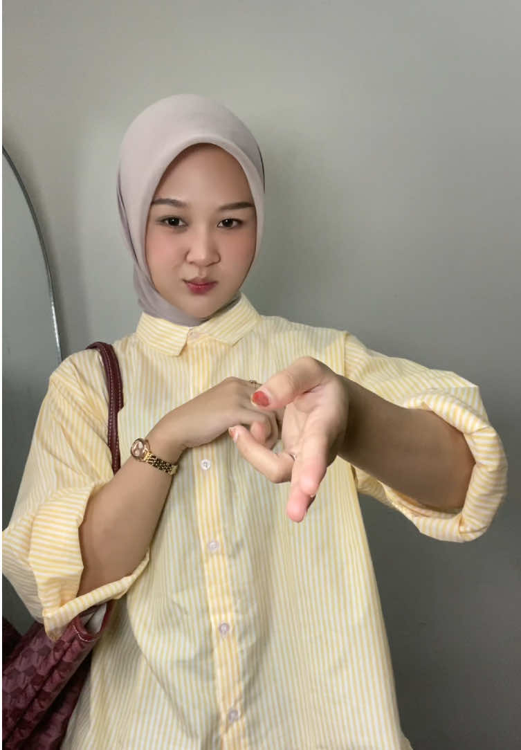 Duh kemeja nya gemes bgt💗
