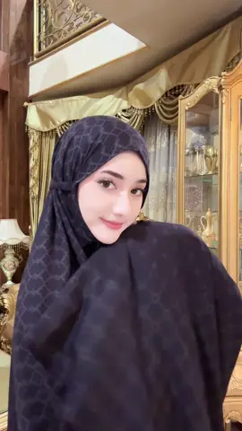 Buat yang lagi cari mukena aku saranin sih beli ini @Tazbiya , pantesan terjuallnya udah 10rban pcs karna sebagus ituu dari motif, bahannya adem bangettttt😫🥺💗✨ #mukena #mukenadewasa #mukenapremium #mukenacantik 