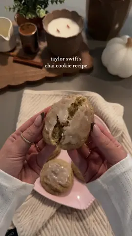 taylor swift’s chai cookies 🤎 these turned out soo good!! recipe in comments! #taylorswift #chaisugarcookies #fallbaking #swifties #autumnaesthetic 