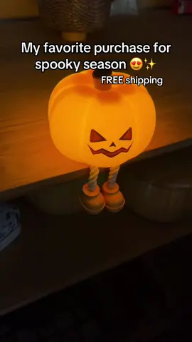 This pumpkin night light is SO PRETTY OMG 😍✨🎃 #pumpkin #halloweendecor #halloween #nightlight 