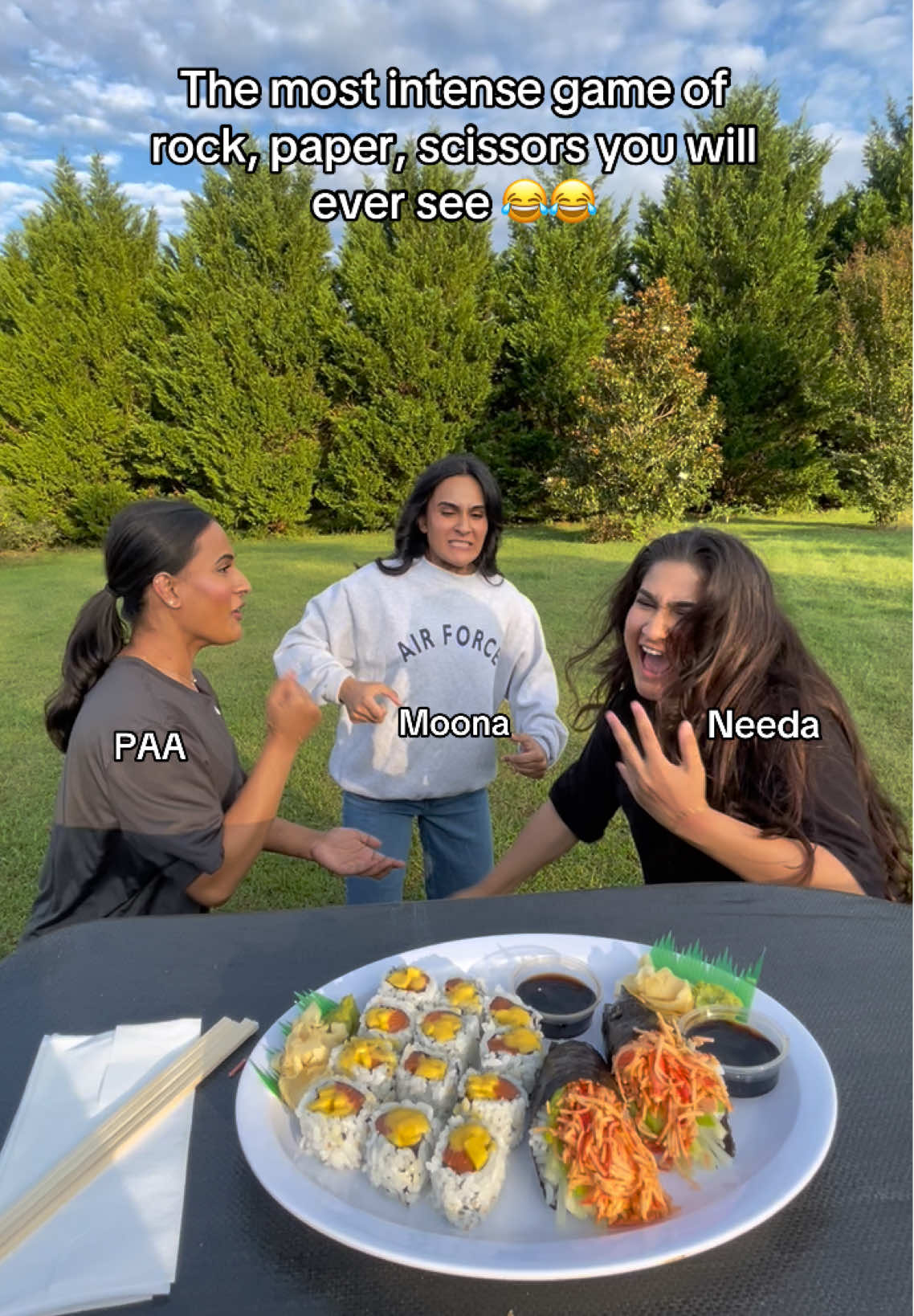 The chicken was a paid actor 😂😂 @Taaabbbyy @needalivelife @MOONA #sistersisterz #rockpaperscissors #foodreview #rockpaperfoodchallenge #sisters 