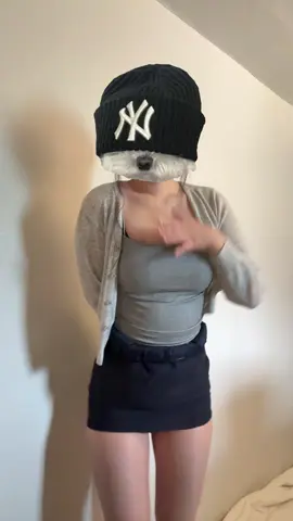 새로 산 나시 넘 쫀쫀해서 좋앙 🐰 #해시태그하나만했는데설마추천이겠어 