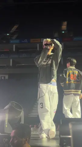 peekaboo at the end #enhypen #walktheline #niki #enhypenconcert #engene 